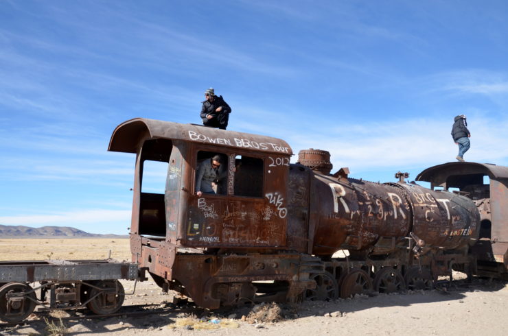 Foto de Trilho De Trem Infinito No Deserto De Uyuni e mais fotos de stock  de Azul - Azul, Aço, Bolívia - iStock